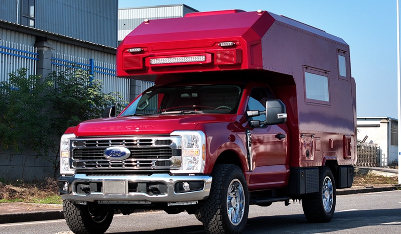 旅美奇域F350四驱越野房车