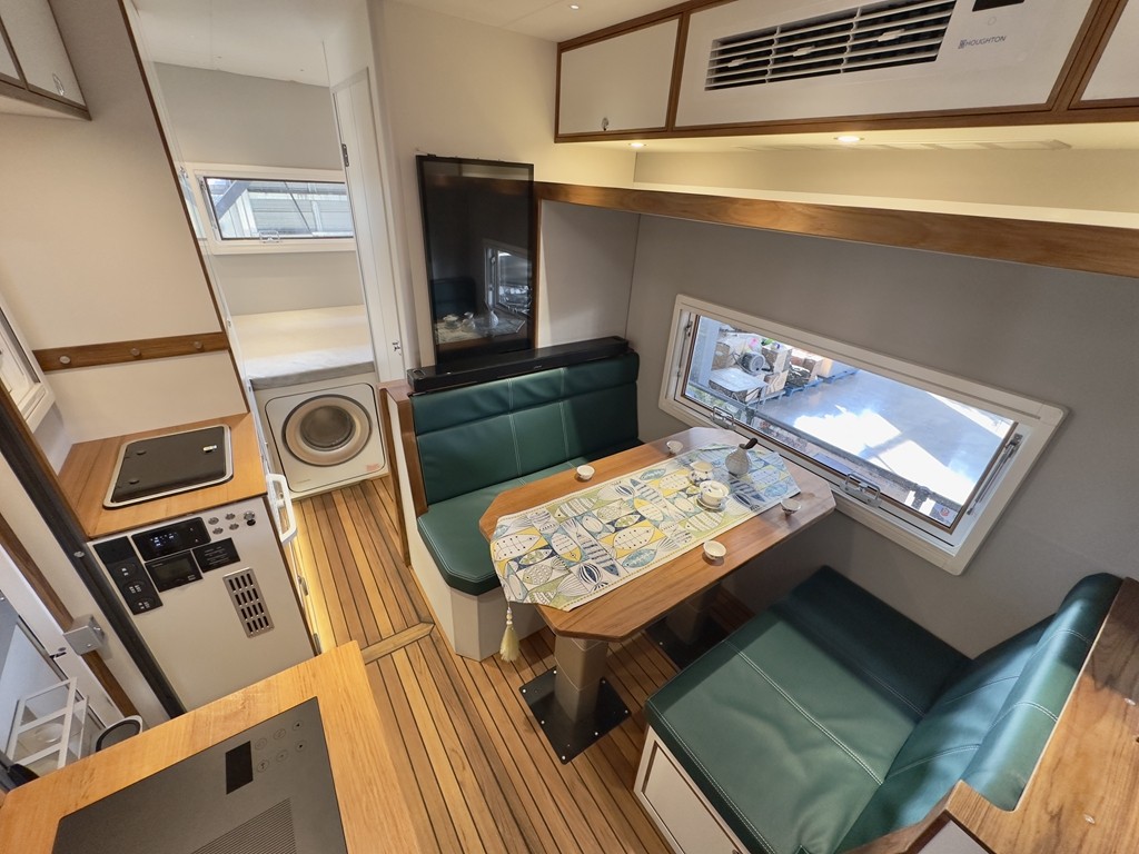 1765267257852890.jpg 04.jpg